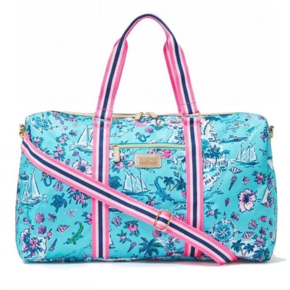 NWT Overnight Amalfi Blue Lilly’s Roadtrip Pattern overnight bag